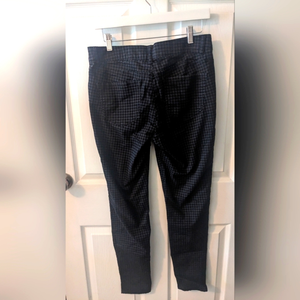 DEMOCRACY Skinny Stretchy Pants - Picture 2 of 5